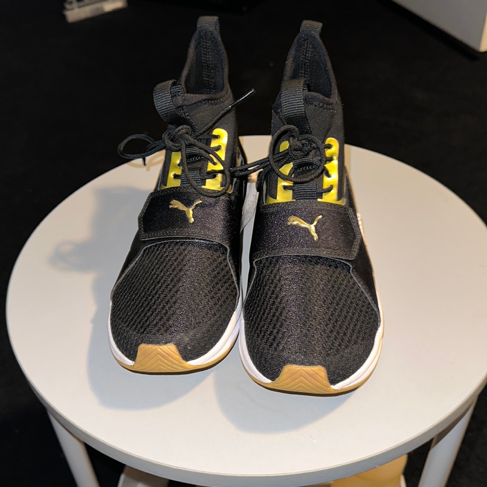 PUMA Women's Phenom Gold Wn Sneaker Black